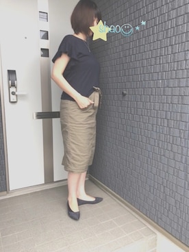「UNIQLO（ユニクロ）のハイウエストベルテッドナロースカート（丈標準70～72cm）（スカート、グリーン系）」を使った、 shaoさん（レディース・167cm）の夏コーディネート