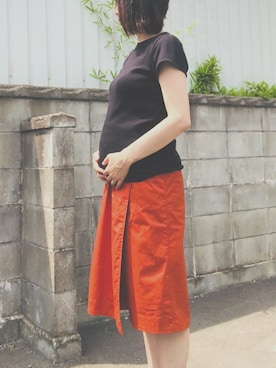 「UNIQLO（ユニクロ）のハイウエストラップナロースカート（スカート、ベージュ系）」を使った、 shaoさん（レディース・167cm）の夏コーディネート