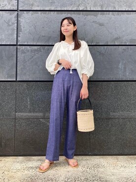 「アイテム（サンダル、ゴールド系）」を使った、濱田愛祐美さん（レディース・164cm）の春コーディネート