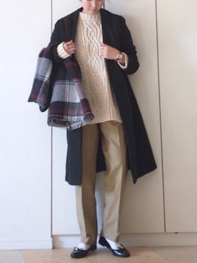 「ベージュパンツ」｜「アイテム（その他アウター）」を使った、NAnaさん（レディース・158cm）の冬コーディネート