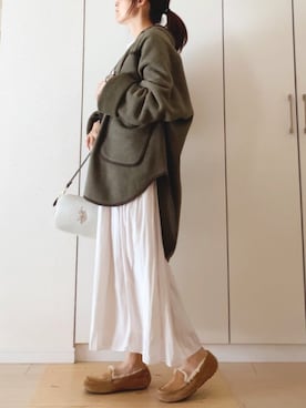 「カーキ×ホワイト」｜「アイテム（ブルゾン）」を使った、NAnaさん（レディース・158cm）の秋コーディネート