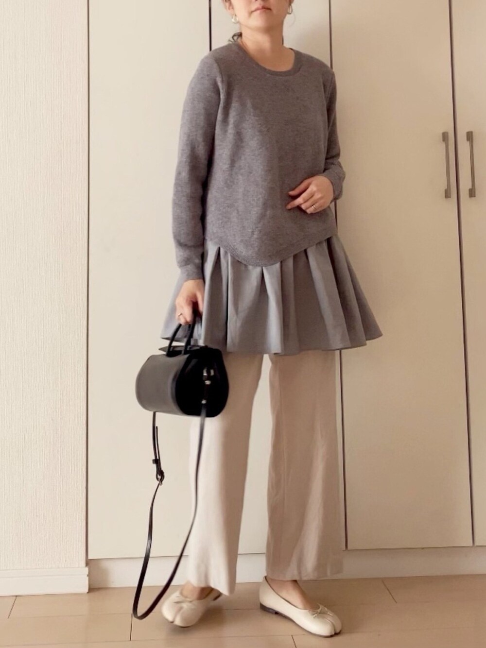 新品　スローブイエナ　ストレッチウール ストレートパンツ SLOBE IENA（スローブイエナ）の「ストレッチウール ストレート