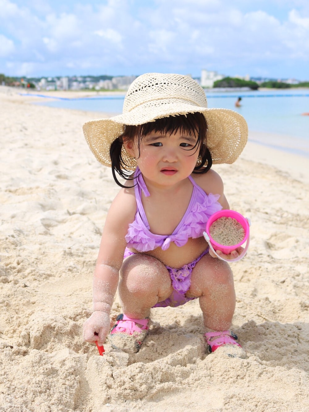 「水着、ビキニ、麦わら帽子、ふりふり、海、沖縄、1歳」｜「韓国子供服のアイテム（水着、パープル系）」を使った、SuzuMinaさん（キッズ・80cm）の春コーディネートの1枚目の写真