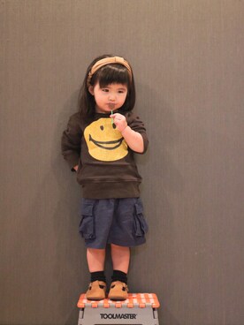 「ニコちゃん」｜「アイテム（スウェット）」を使った、SuzuMinaさん（キッズ・90cm）の秋コーディネート