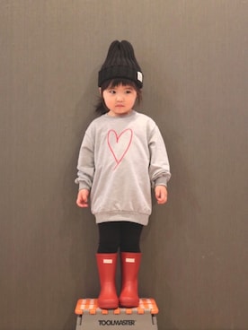 「HUNTER（ハンター）のハンター / キッズ ファーストクラッシック（レインシューズ）」を使った、SuzuMinaさん（キッズ・90cm）の秋コーディネート