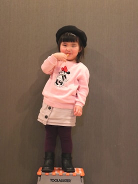 「アイテム（ブーティ）」を使った、SuzuMinaさん（キッズ・90cm）の冬コーディネート