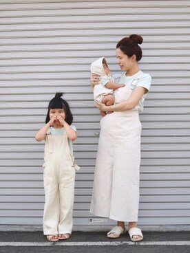 「ミントグリーン」｜「アイテム（サロペット/オーバーオール）」を使った、SuzuMinaさん（キッズ・100cm）の夏コーディネート