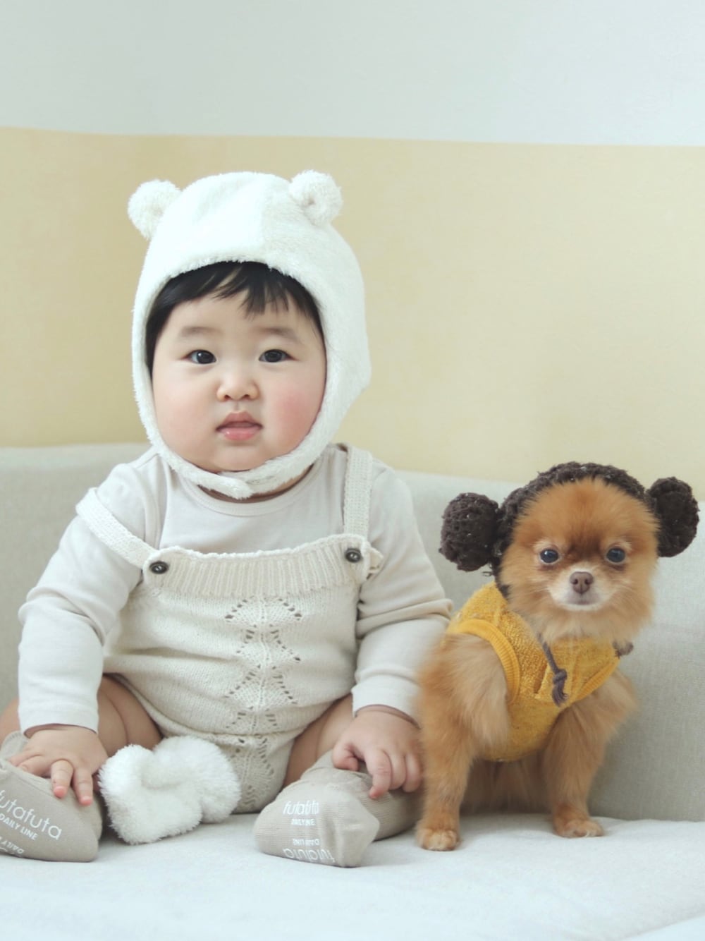 「私の推しブランド、ベビーコーデ、赤ちゃん、ニットロンパース、韓国ファッション、韓国子供服、Monbebe」｜「monbebeのアイテム（ロンパース、ホワイト系）」を使った、SuzuMinaさん（キッズ・110cm）の冬コーディネートの1枚目の写真
