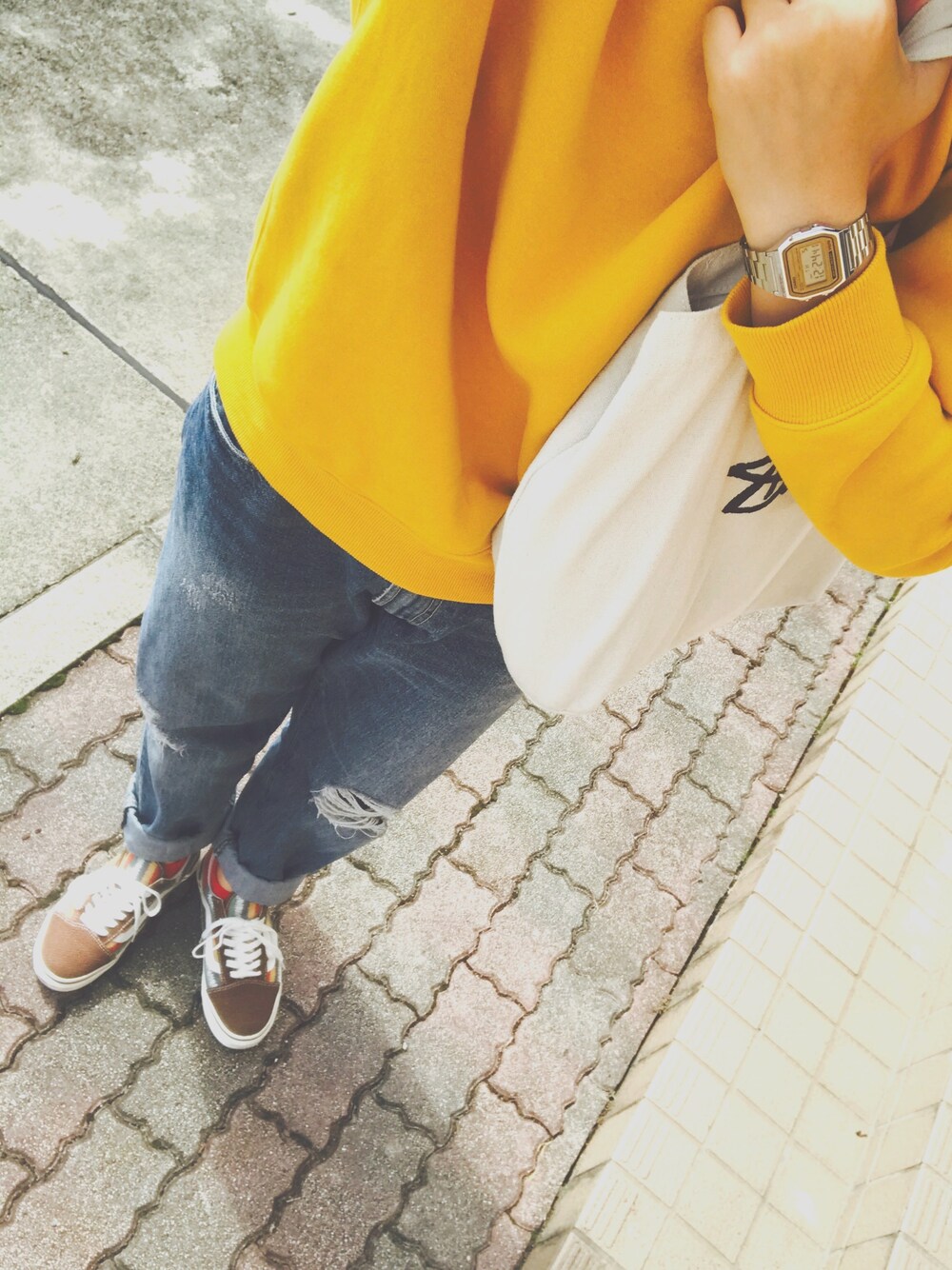 「秋コーデ、スウェット、焼き芋、プチプラ、GU、CASIO、VANS、デニム、ラクチンコーデ」｜「GUのアイテム（スウェット、イエロー系）」を使った、ma.さん（レディース・167cm）の秋コーディネートの1枚目の写真
