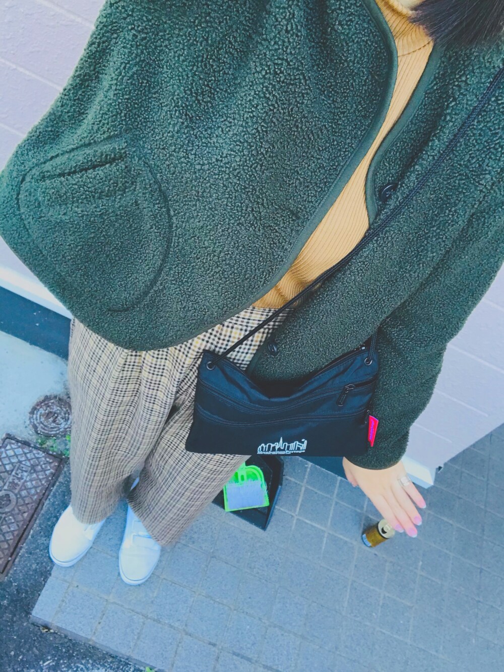 「カジュアル、UNIQLO、niko and ...、休日スタイル、おしゃれさんと繋がりたい、ニット、スニーカー」｜「UNIQLOのアイテム（ニット/セーター、ブラウン系）」を使った、ma.さん（レディース・167cm）の秋コーディネートの1枚目の写真