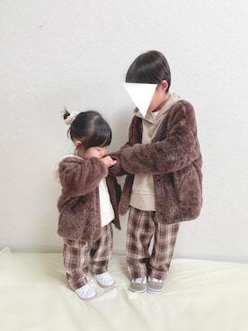 「アイテム（ブルゾン、ブラウン系）」を使った、YuAchiさん（キッズ・70cm）の冬コーディネート