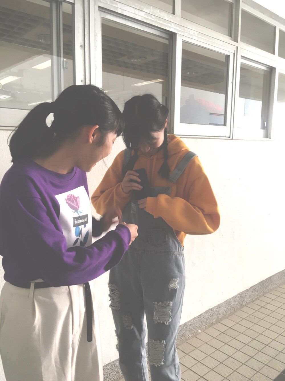 「冬コーデ、WEGO、niko and ...、友達、高校生、ootd、LOWRYS FARM」｜「WEGOのWEGO/フォトプリントビッグプルオーバー（スウェット、パープル系）」を使った、リハナ💐さん（レディース・160cm）の冬コーディネートの1枚目の写真