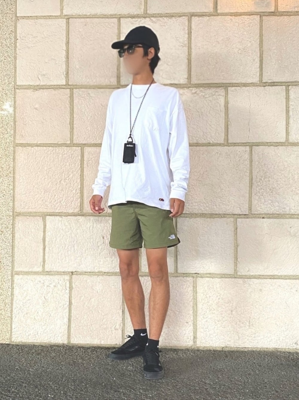 「サングラス、ロンT、ノースフェイス、スニーカーコーデ、ショートパンツ、ショーツ、フルーツオブザルーム、VANS、お洒落さんとつながりたい、いいね、save、フォローお願いします🤑」｜「CA4LAの『 GORE-TEX 3L CAP 』 : ¥7.800- + tax（キャップ、ブラック系）」を使った、kota_nさん（メンズ・179cm）の夏コーディネートの1枚目の写真