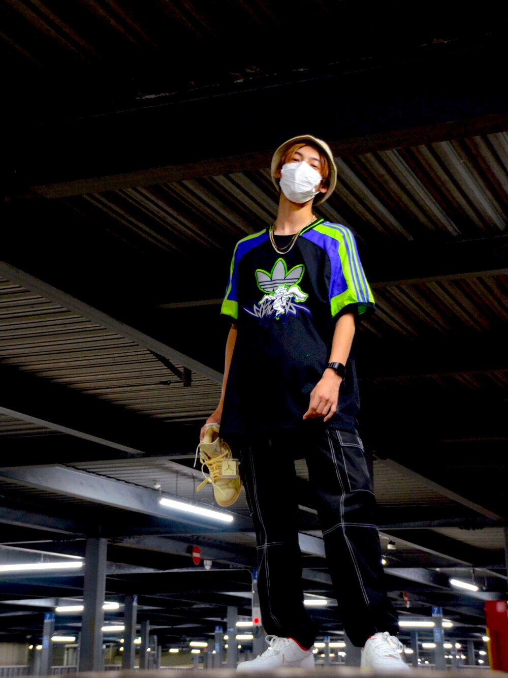 「sankuanzのアイテム（Tシャツ/カットソー、パープル系）」を使った、りんた  さん（メンズ・183cm）の夏コーディネートの1枚目の写真