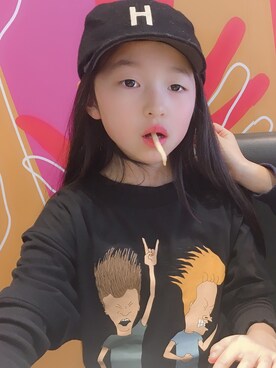 「GU（ジーユー）のアイテム（Tシャツ/カットソー、ブラック系）」を使った、mochikoさん（レディース・160cm）の冬コーディネート