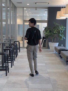 「ドレスシューズ」｜「アイテム（スリッポン）」を使った、やまをさん（メンズ・176cm）の秋コーディネート