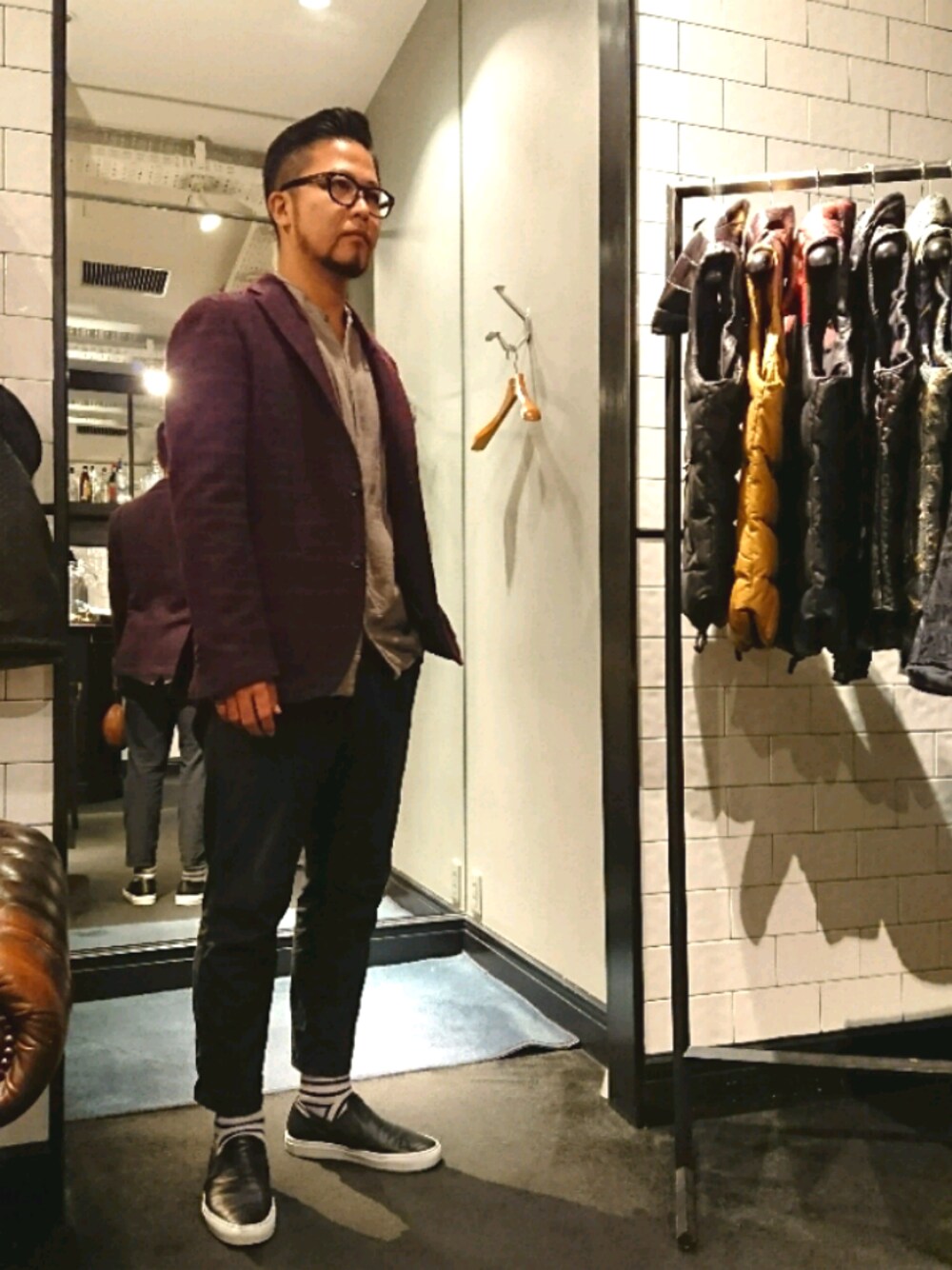 「秋のコーデ、ジャケット、スニーカー、きれいめカジュアル」｜「RAWLIFEのﾁｪｯｸ JKT（テーラードジャケット、レッド系）」を使った、keitaさん（メンズ・177cm）の秋コーディネートの1枚目の写真