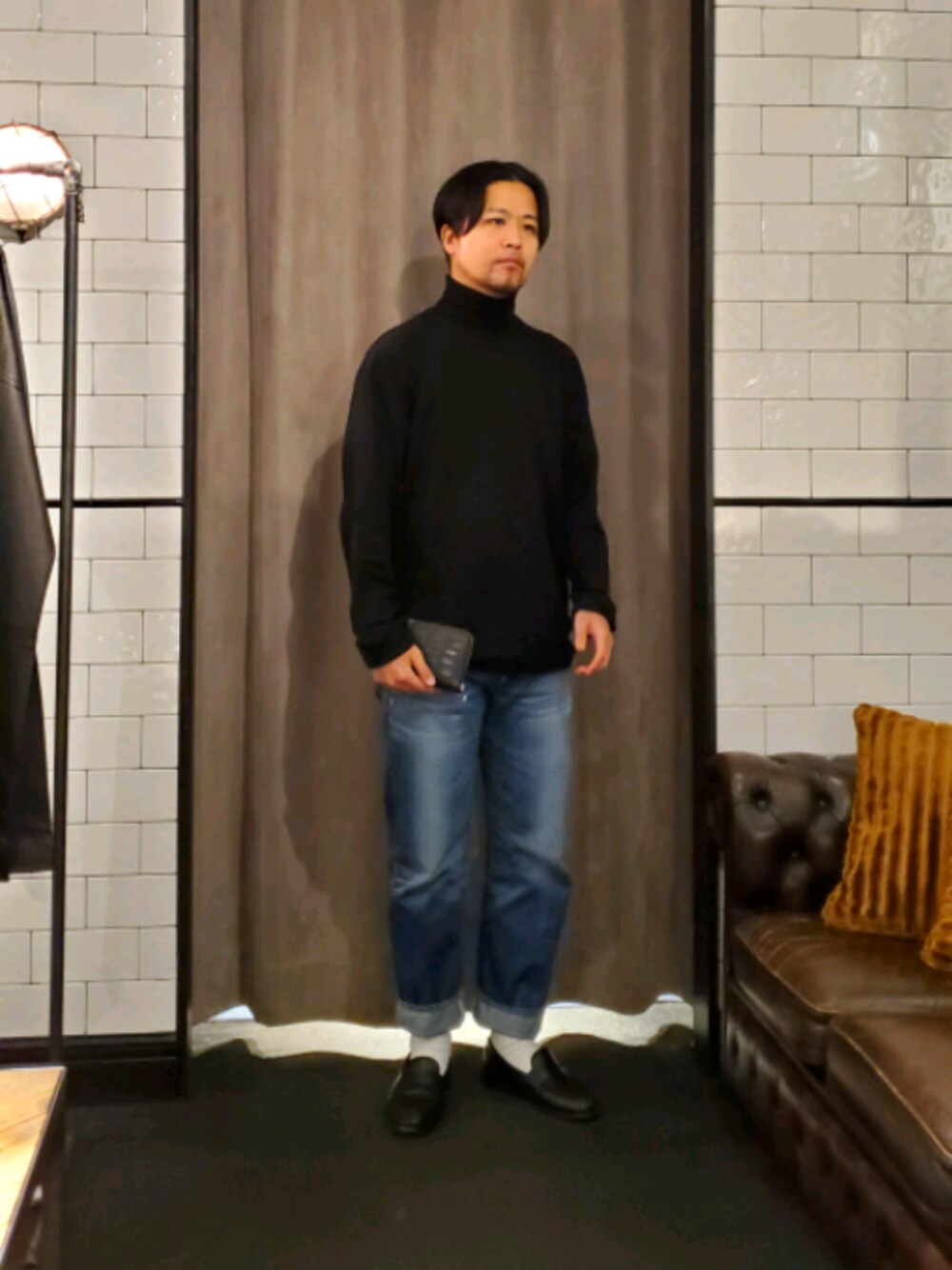 「財布」｜「ITTIの【RAWLIFE限定】ITTI/イッチ/★MID WALLET -CROCODILE×PYTHON-★（財布、ブラック系）」を使った、keitaさん（メンズ・177cm）の冬コーディネートの1枚目の写真