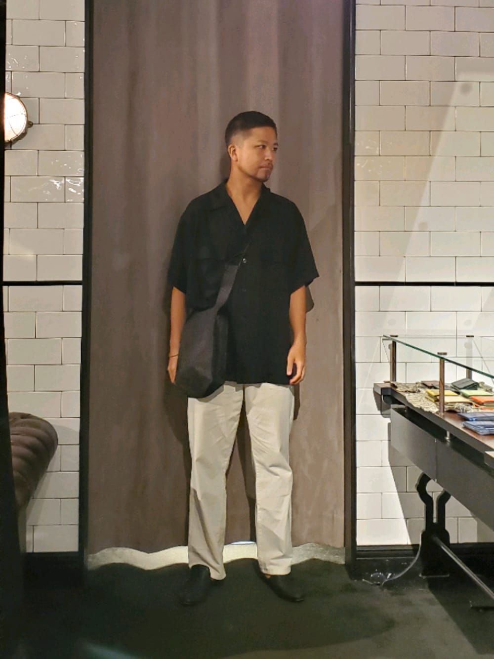 「ショルダーバッグ」｜「ITTIの【RAWLIFE別注】ITTI/イッチ/ANNIE REGISTER BAG/アニーレジスターバッグ（ショルダーバッグ、ブルー系）」を使った、keitaさん（メンズ・177cm）の夏コーディネートの1枚目の写真