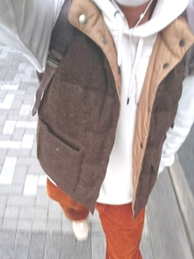 ダウンベスト（ブラウン系）を使った「コーデュロイ」の人気