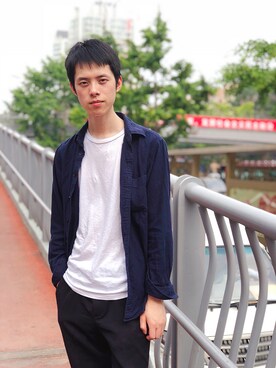 「UNIQLO（ユニクロ）のアイテム（シャツ/ブラウス、ブルー系）」を使った、多崎作和他さん（メンズ・172cm）の夏コーディネート