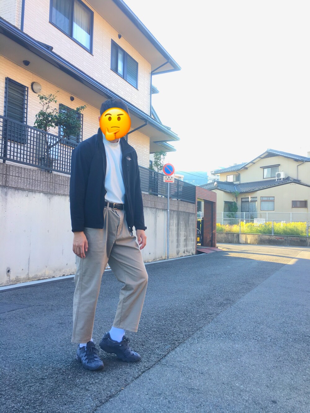 「秋のコーデ、カジュアル、UNIQLO」｜「POLEWARDSのアイテム（マウンテンパーカー、ブラック系）」を使った、Ryuheiさん（メンズ・178cm）の秋コーディネートの1枚目の写真