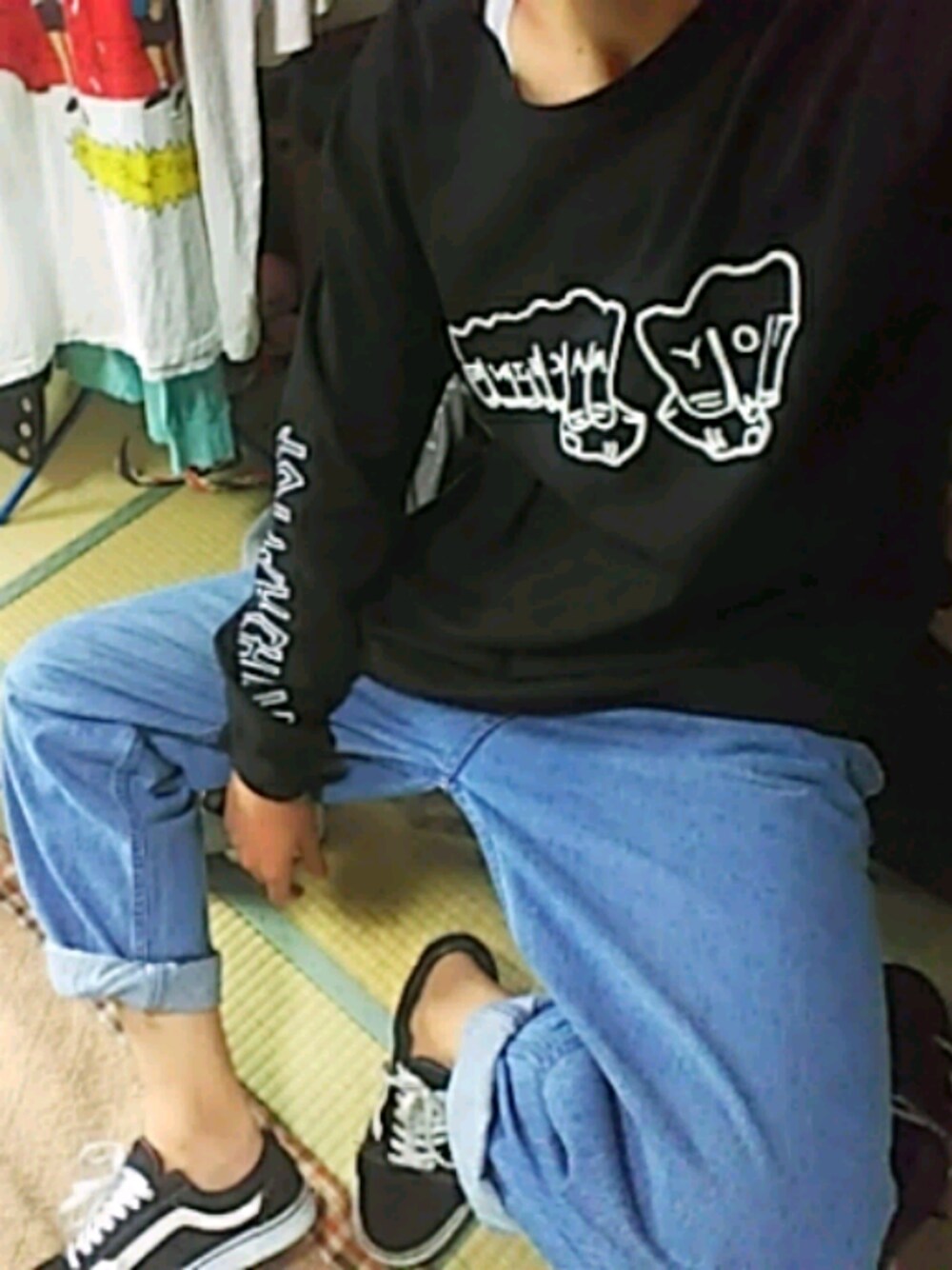 「春コーデ、TOYMACHINE、VANS」｜「TOY　MACHINEのアイテム（シャツ/ブラウス、ブラック系）」を使った、高田ユウキさん（メンズ・179cm）の春コーディネートの1枚目の写真