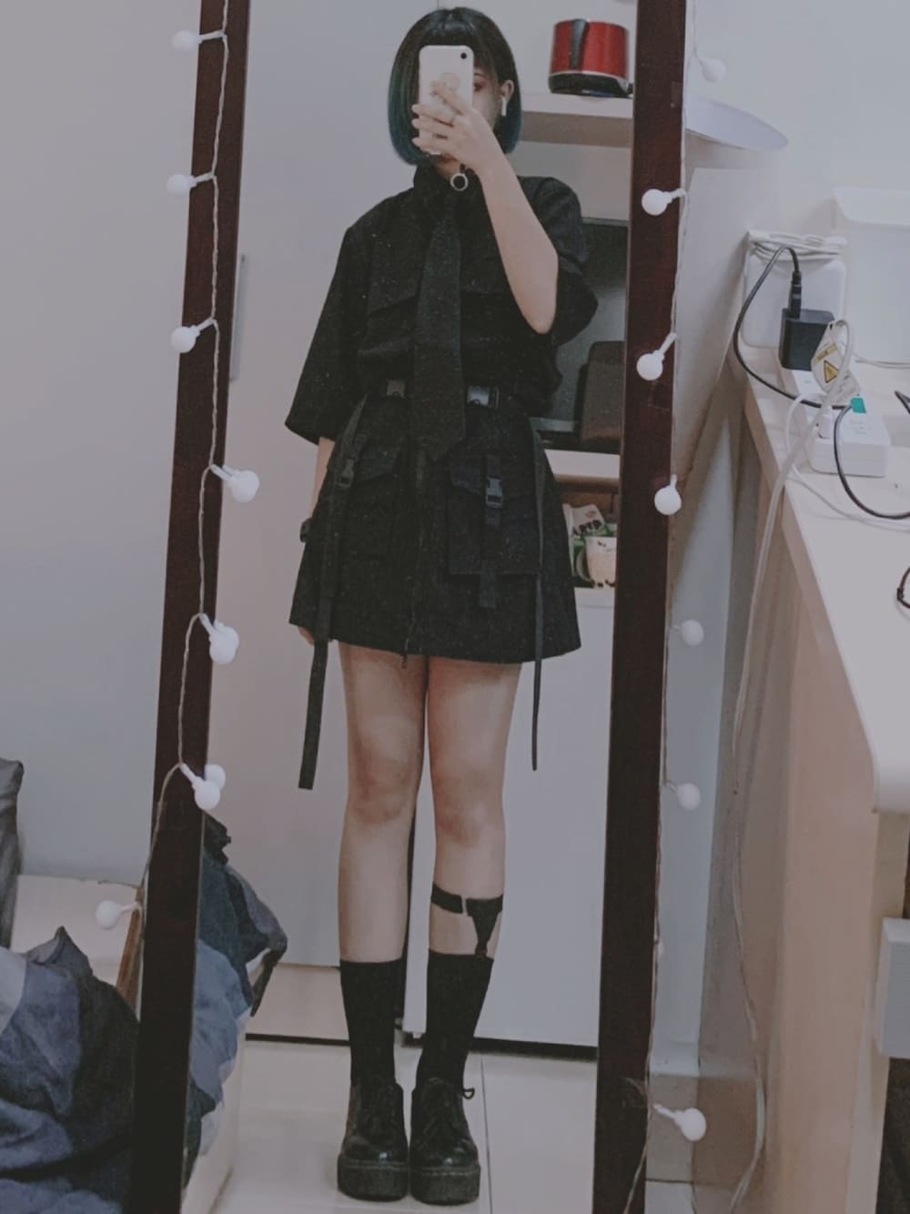 「black、girl、暗黑系、darkwear、DARK」｜「NOのアイテム（スカート、ブラック系）」を使った、日童さん（レディース・153cm）の秋コーディネートの1枚目の写真