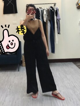 「老Maryのアイテム（オールインワン・サロペット、ブラック系）」を使った、老Mary さん（レディース・160cm）の春コーディネート
