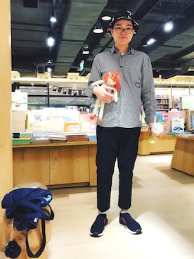 「Bape」｜「アイテム（スラックス）」を使った、Charles Lamさん（メンズ・175cm）の夏コーディネート