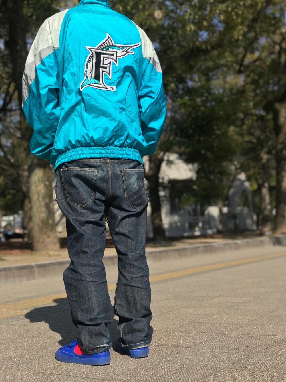 「REPETE、Y-3、NIKE、デニム、ナイロンジャケット、古着、古着MIX、広島、カジュアル、スニーカー」｜「Y-3のアイテム（デニムパンツ、ブルー系）」を使った、古着屋REPETEさん（メンズ・170cm）の冬コーディネートの1枚目の写真