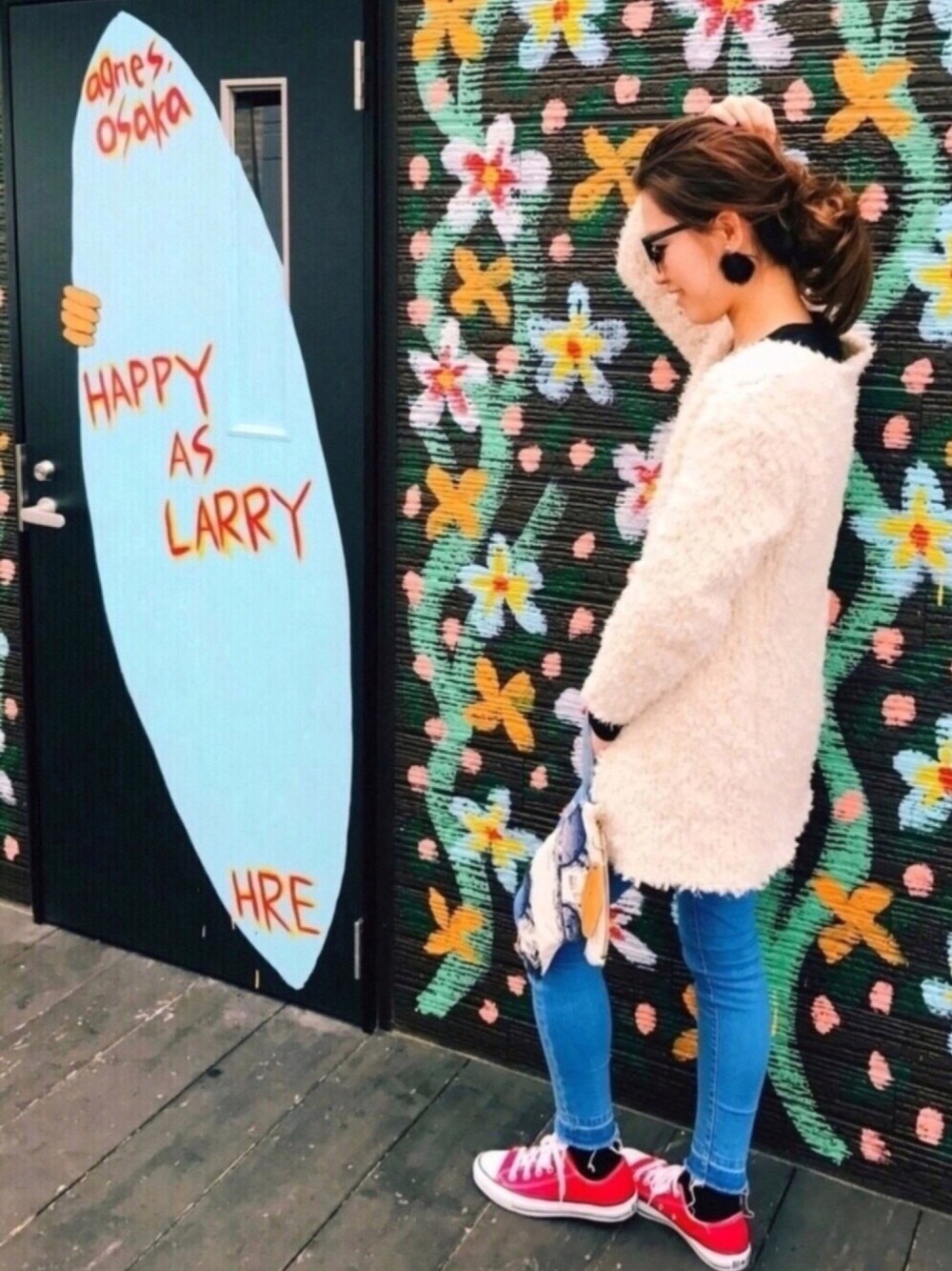 「カジュアルコーデ、デニムパンツ、オトナカジュアル、プードルコート、赤コンバース、ママコーデ、ママファッション、ZARA、ZARA KIDS、ootd」｜「ZARAのアイテム（ノーカラージャケット、ホワイト系）」を使った、027_lei_alohaさん（レディース・156cm）の春コーディネートの1枚目の写真