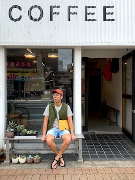 「PULL&BEAR（プルアンドベア）のアイテム（デニムパンツ）」を使った、Johnson Linさん（メンズ・176cm）の秋コーディネート