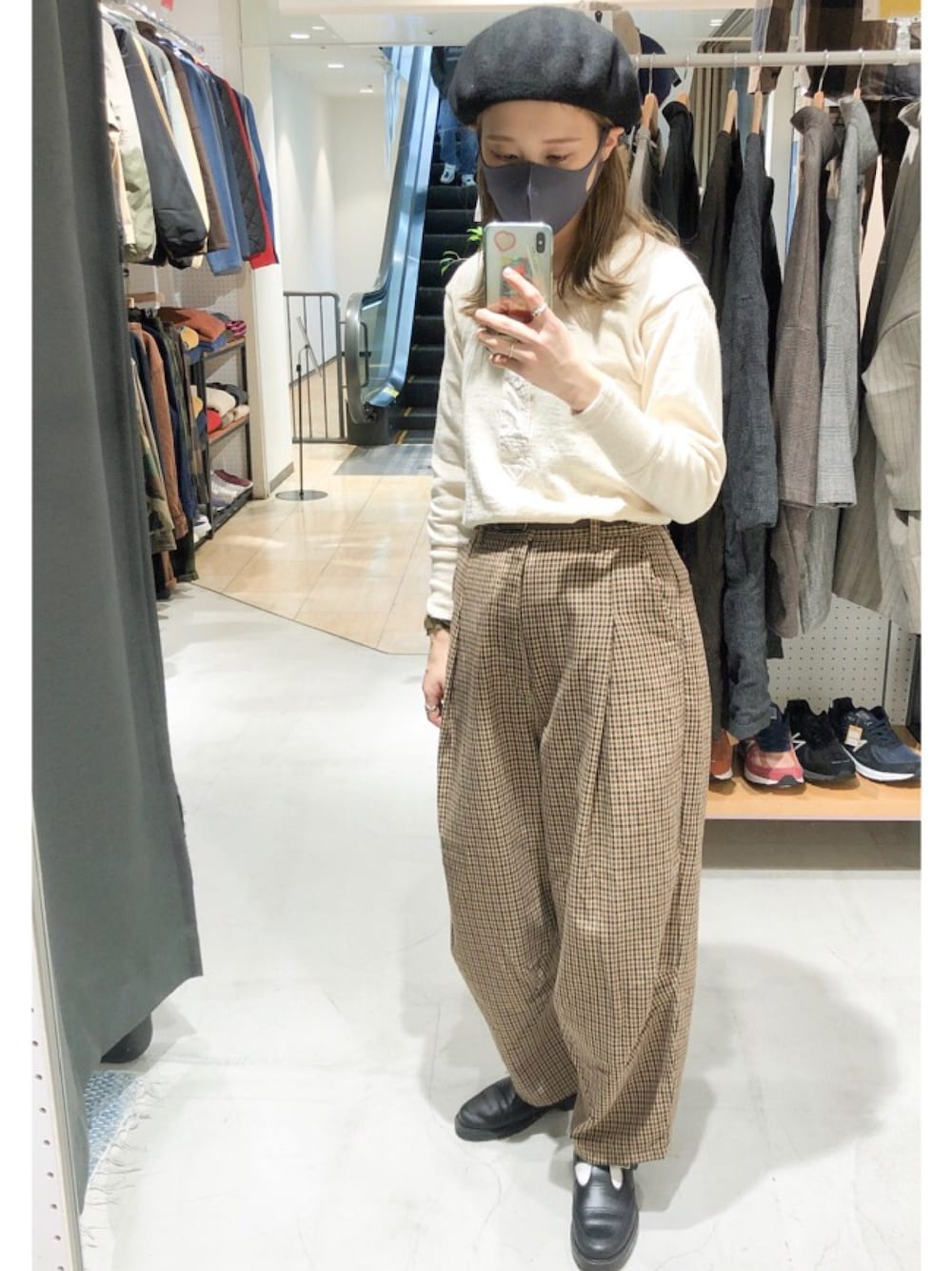 「秋のコーデ、チェックパンツ、ブラウン、ゆるコーデ、onkul、オトナカジュアル、ワイドパンツ、低身長コーデ」｜「SETTOのSETTO / ドコノパンツ ＜WOMEN＞（その他パンツ、ベージュ系）」を使った、sbeさん（レディース・153cm）の秋コーディネートの1枚目の写真