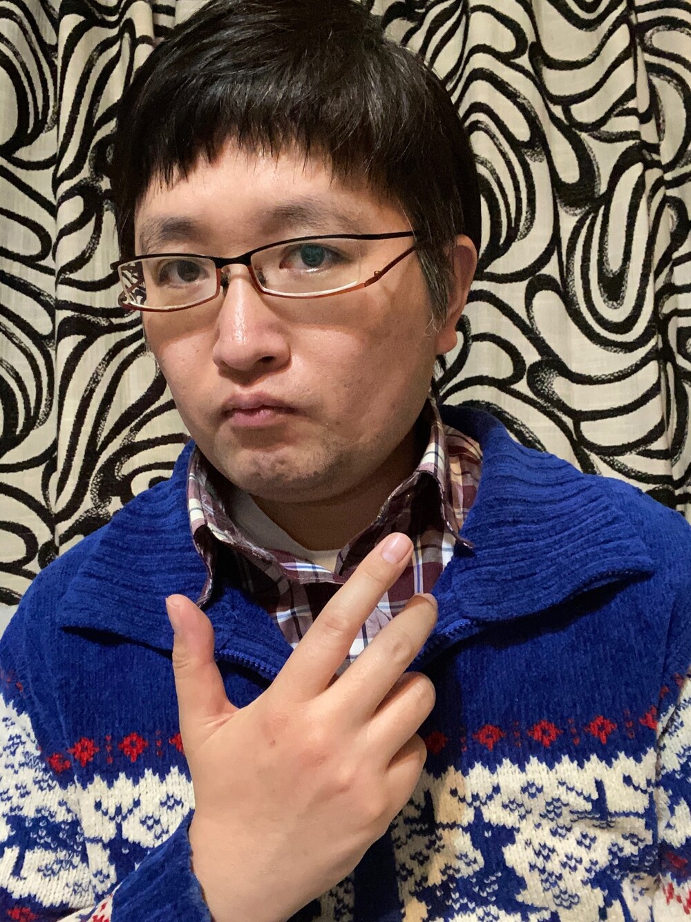 「クリスチャンアーティスト、Christian Artist、45歳、無修正、髪切りました！、アラフォー男子、ロスジェネ世代、楠山祐輔、yusukekusuyama、kusuyamayusuke」｜「Plevoのアイテム（ニット/セーター、ブルー系）」を使った、Yusuke Kusuyama ‐ 楠山祐輔さん（メンズ・173cm）の冬コーディネートの1枚目の写真