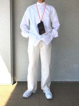 「UNIQLO（ユニクロ）のワイドフィットカーブジーンズ（デニムパンツ、ホワイト系）」を使った、U1さん（メンズ・175cm）の春コーディネート