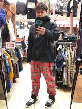 「オフホワイト」｜「アイテム（ナイロンジャケット）」を使った、MaSaKiさん（メンズ・176cm）の春コーディネート