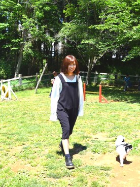 「ドクターマーチン」｜「アイテム（つなぎ/オールインワン）」を使った、すだはるかさん（レディース・162cm）の春コーディネート