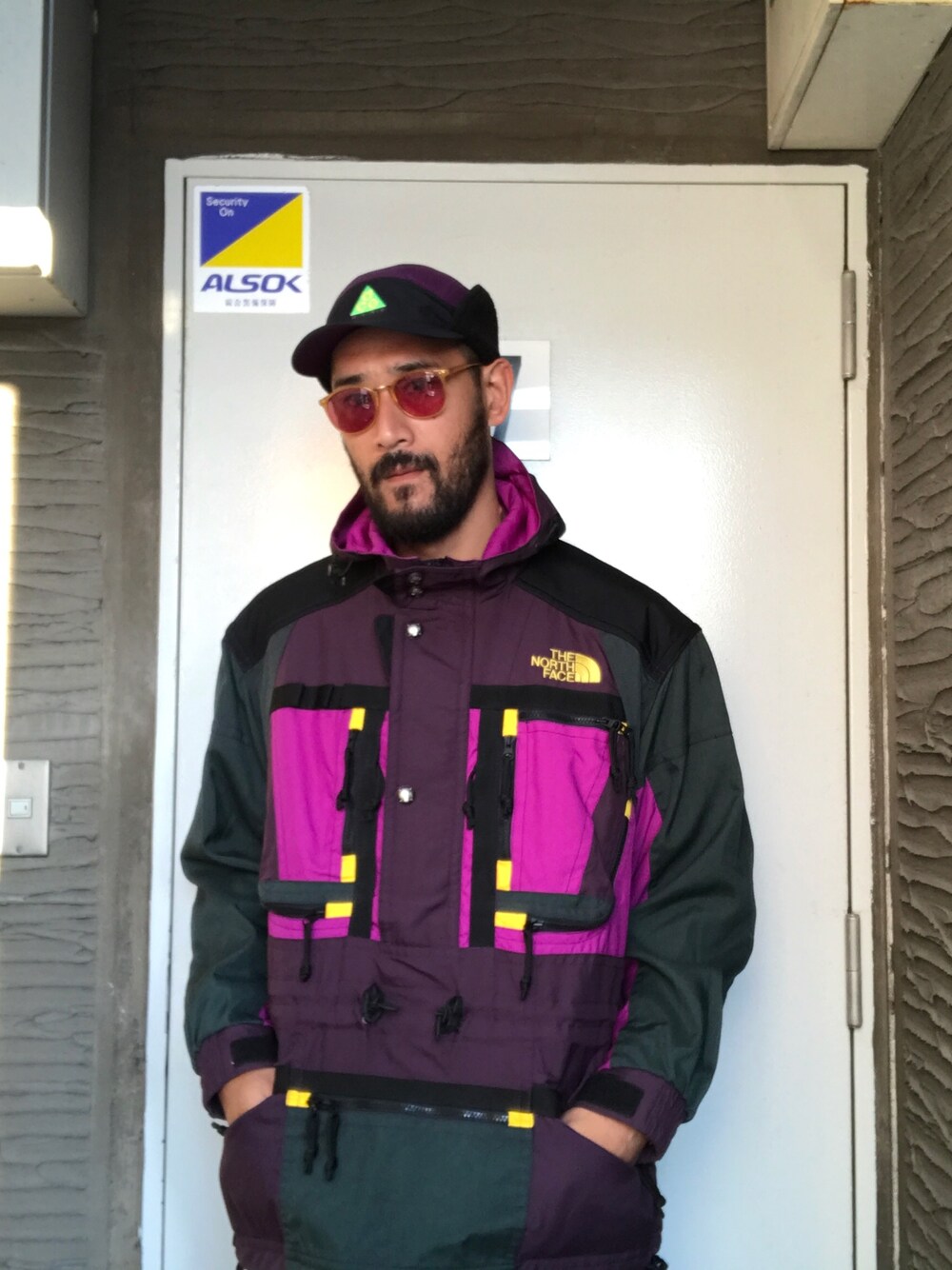 「ストリート服が好き、いいね、save、フォローお願いします🤑、秋冬コーデ、ビッグシルエット、ootd、古着、古着MIX、ストリート、ストリートMIX、90’s」｜「NIKE ACGのアイテム（キャップ、パープル系）」を使った、Mitsuhiro Higashinoさん（メンズ・186cm）の秋コーディネートの1枚目の写真