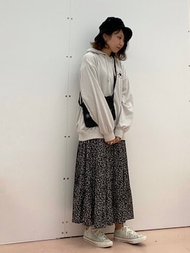 「アイテム（パーカー）」を使った、まゆげさん（レディース・157cm）の秋コーディネート