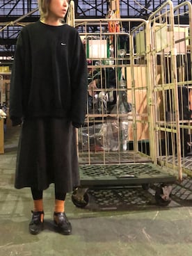 「LAURIE LISHのアイテム（スウェット、ブラック系）」を使った、RINAさん（レディース・166cm）の冬コーディネート