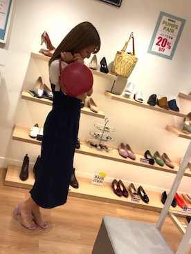 「アイテム（シューズ、パープル系）」を使った、sakaeさん（レディース・163cm）の春コーディネート