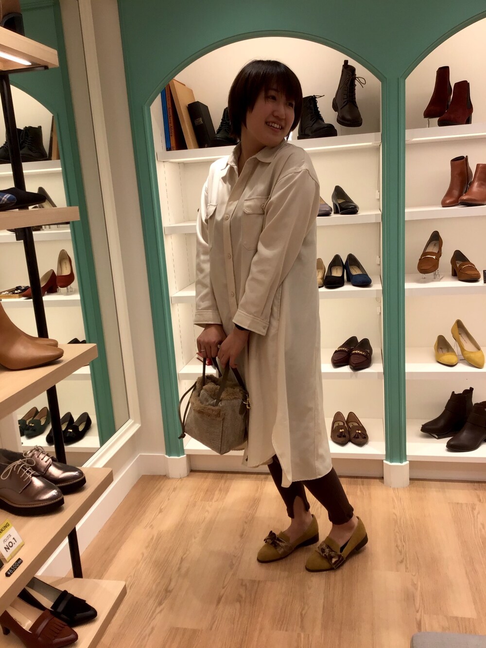 「9717、カフェオレコーデ、カフェオレカラー、オリエンタルトラフィック(ORiental TRaffic)、オリエンタルトラフィック、ootd」｜「WA ORiental TRafficの秋冬新作★ベロアリボンオペラパンプス★9717（パンプス、ベージュ系）」を使った、sakaeさん（レディース・163cm）の秋コーディネートの1枚目の写真