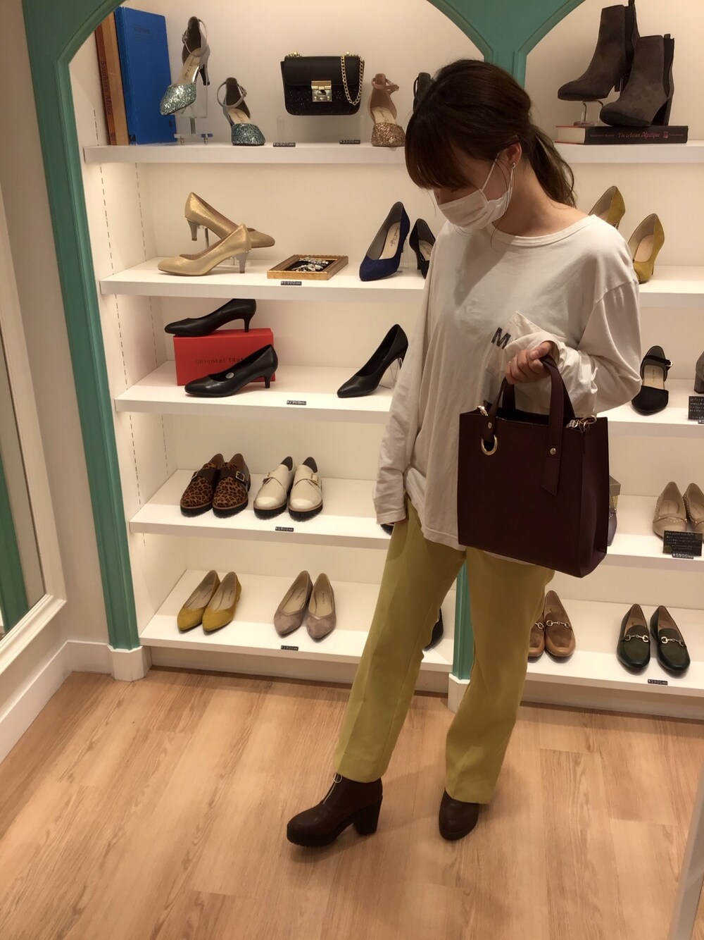 「ブーツ、ゆるコーデ、ロンT、1401、厚底ブーツ、美脚ブーツ」｜「ORiental TRafficのジップ厚底ブーツ/1401（ブーツ、ブラウン系）」を使った、sakaeさん（レディース・163cm）の秋コーディネートの1枚目の写真