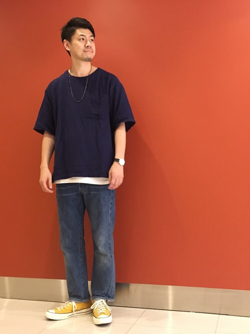 「デニムパンツ、ジュンレッド(JUNRed)、立川ルミネ、コンバース、リーバイス、プルオーバー、ネイビーコーデ、オトナカジュアル」｜「JUNREDのスクエアチェーンネックレス（ネックレス、ブラック系）」を使った、YASUさん（メンズ・178cm）の夏コーディネートの1枚目の写真