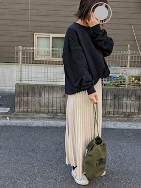 「ブラック×ホワイト」｜「アイテム（スウェット）」を使った、ikumi＊さん（レディース・159cm）の冬コーディネート