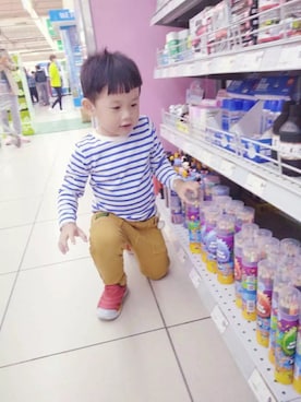 「kladskap（クレードスコープ）のアイテム（チノパンツ）」を使った、yidaCさん（キッズ・100cm）の冬コーディネート
