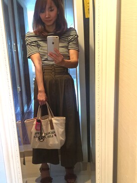 「NICE CLAUP（ナイスクラップ）のアイテム（パンツ、グリーン系）」を使った、やあさん（レディース）の夏コーディネート