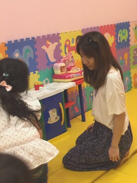 「earth music&ecology（アースミュージックアンドエコロジー）のアイテム（トップス、ホワイト系）」を使った、やあさん（レディース）の秋コーディネート