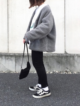 「UNIQLO（ユニクロ）のWOMEN ウルトラストレッチジーンズ（デニムパンツ）」を使った、RICOさん（レディース・155cm）の冬コーディネート